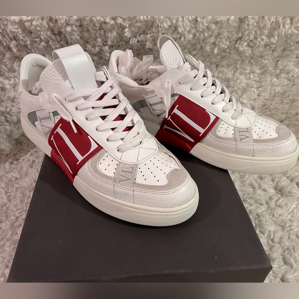 Valentino Garavani low-top Leather Sneakers